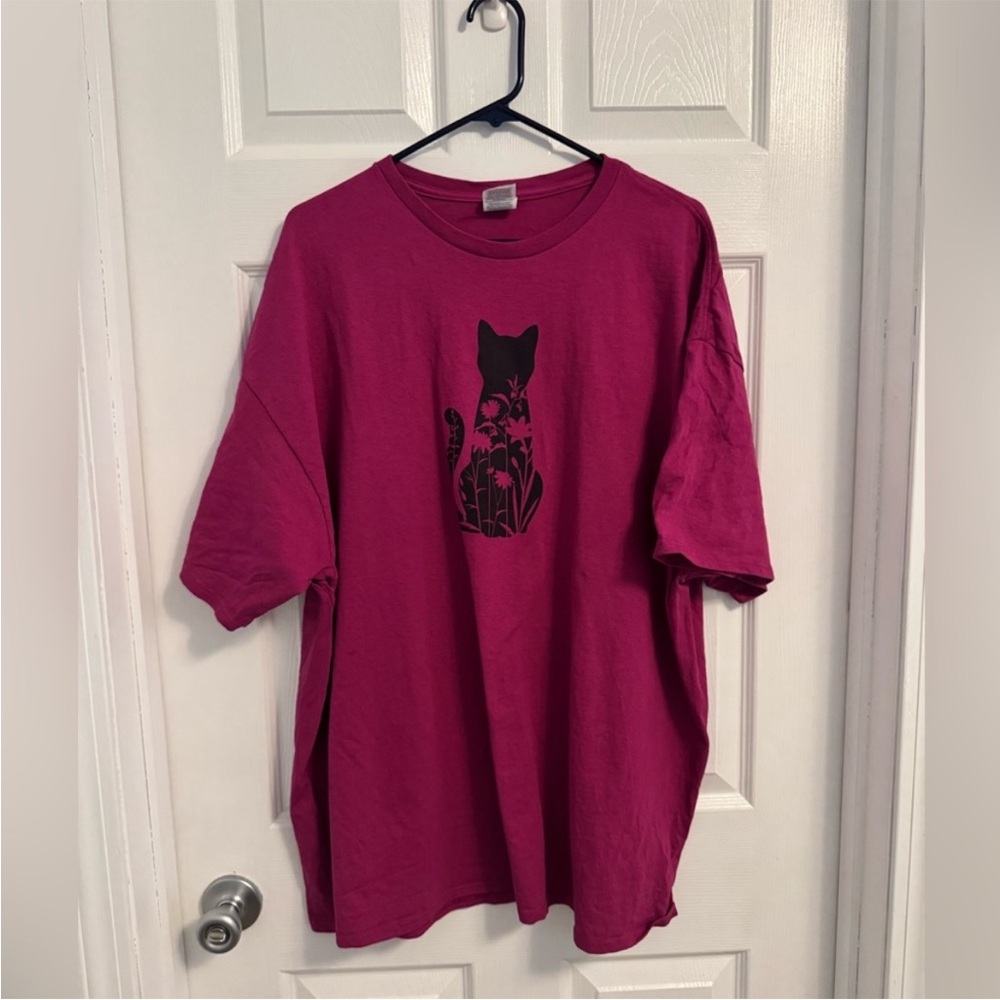 Delta Magenta Cat Graphic T-Shirt